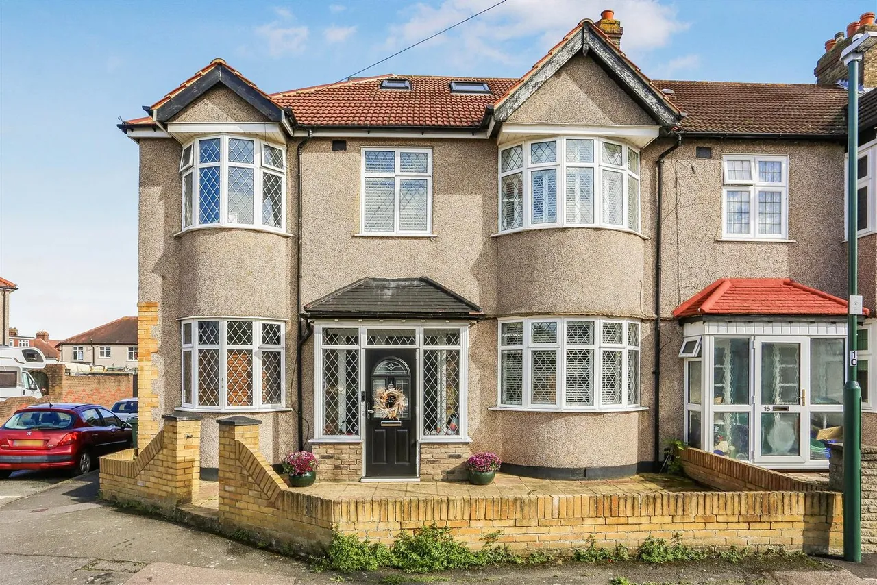 Carlton Crescent, Cheam, SM3 9TS, photo 4