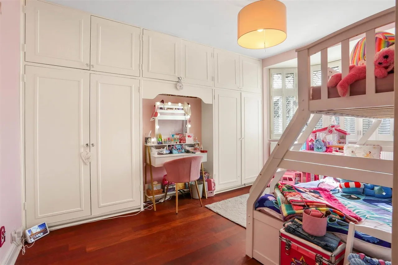 Carlton Crescent, Cheam, SM3 9TS, photo 18