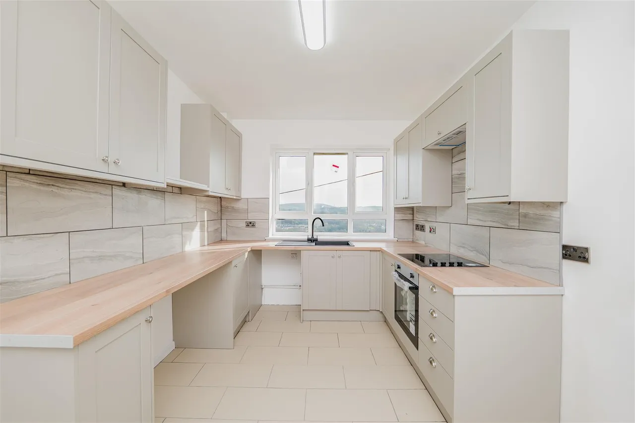 The Park, Treharris, CF46 5RH, photo 2