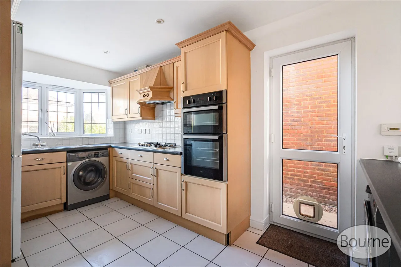 Coresbrook Way, Knaphill, GU21, photo 4