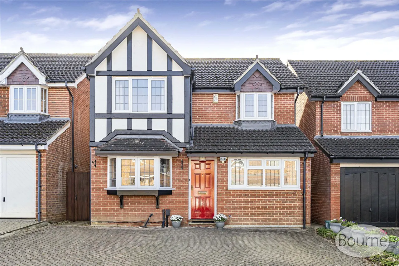 4 bed house for sale, Coresbrook Way, Knaphill, GU21