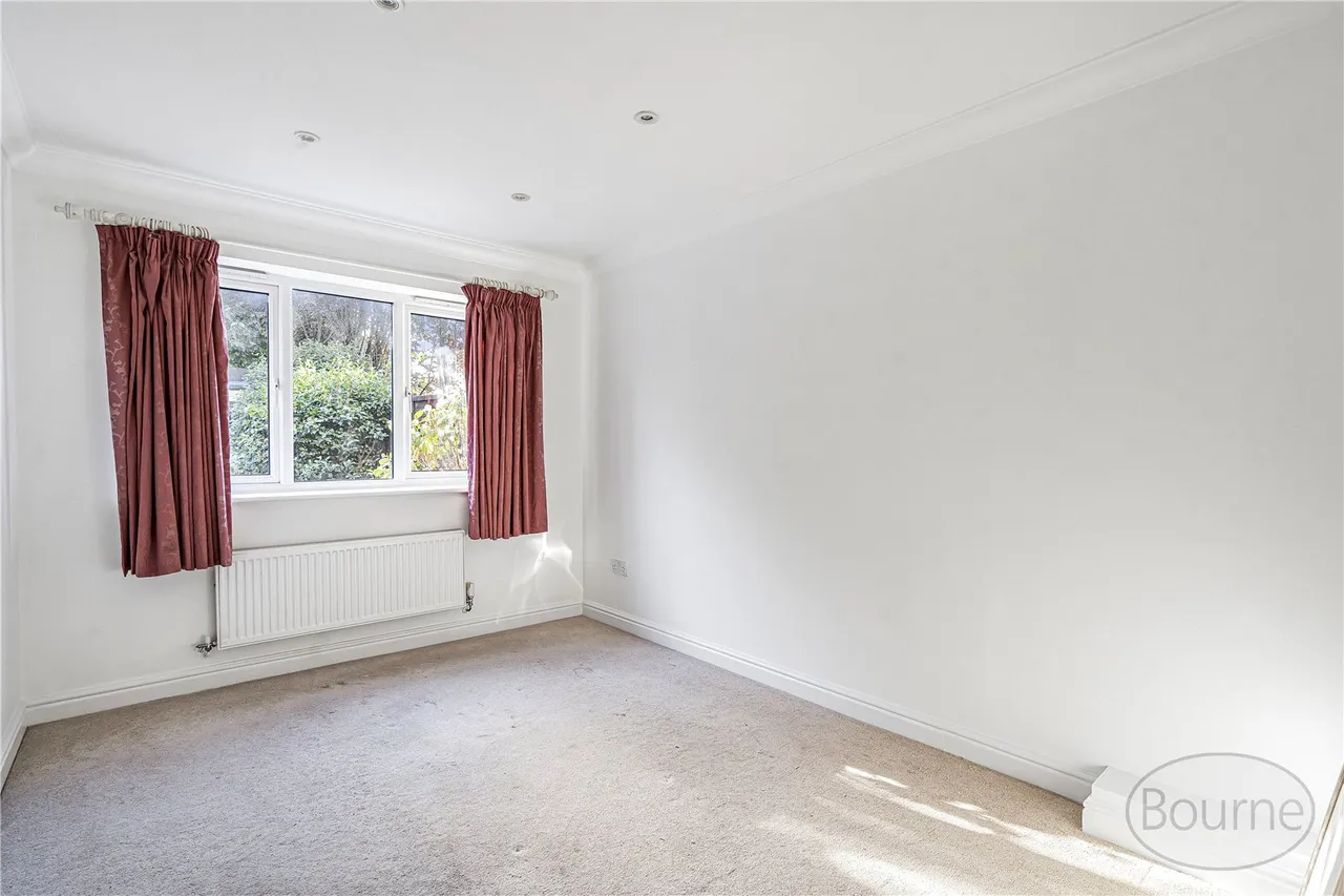 Coresbrook Way, Knaphill, GU21, photo 3