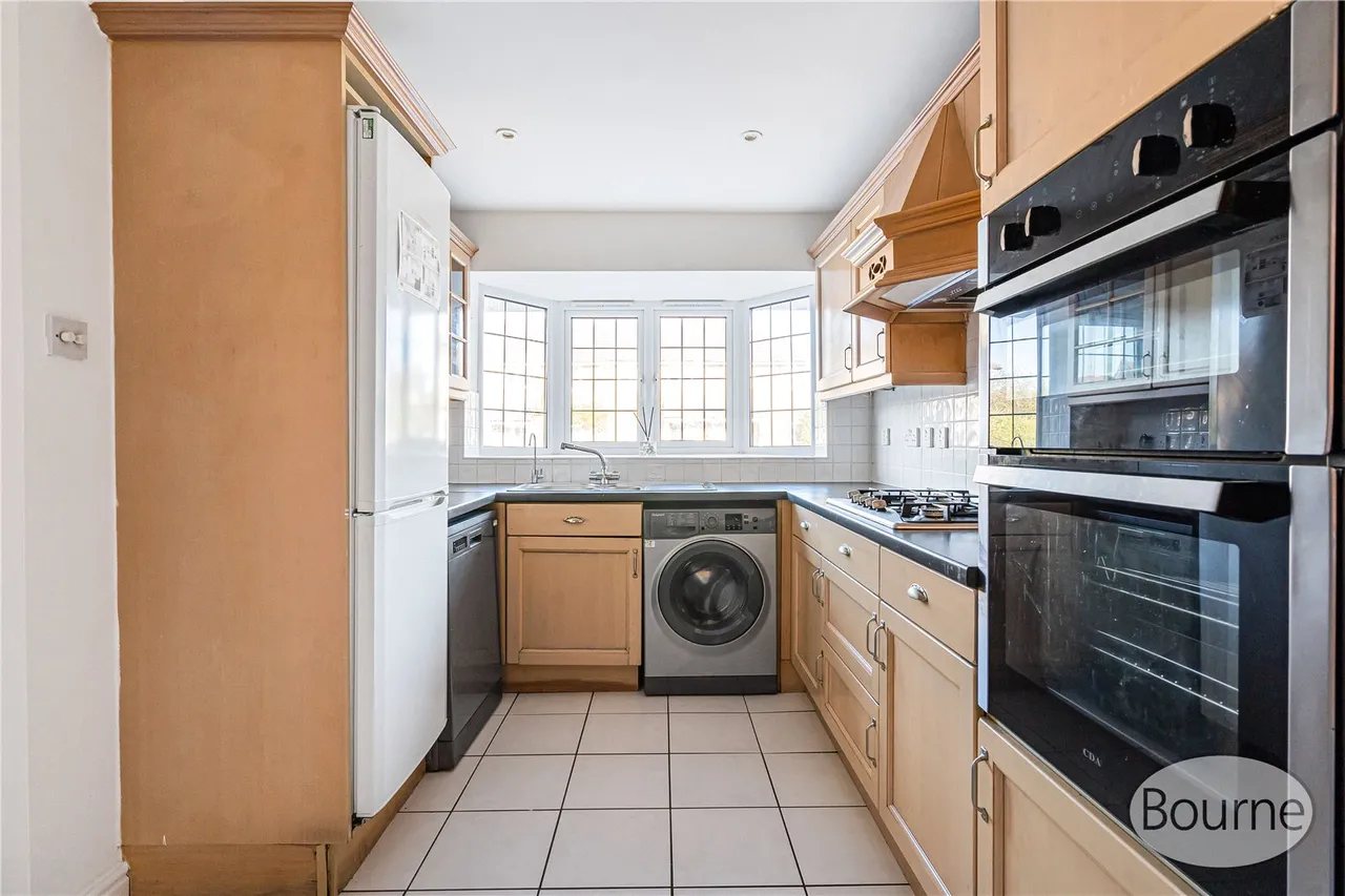 Coresbrook Way, Knaphill, GU21, photo 5