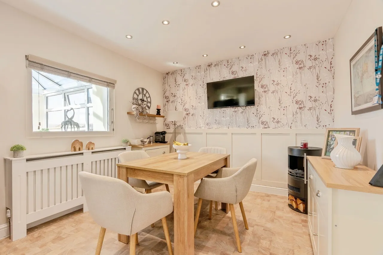 Westbury Close, Burnley, Lancashire, BB10, photo 10