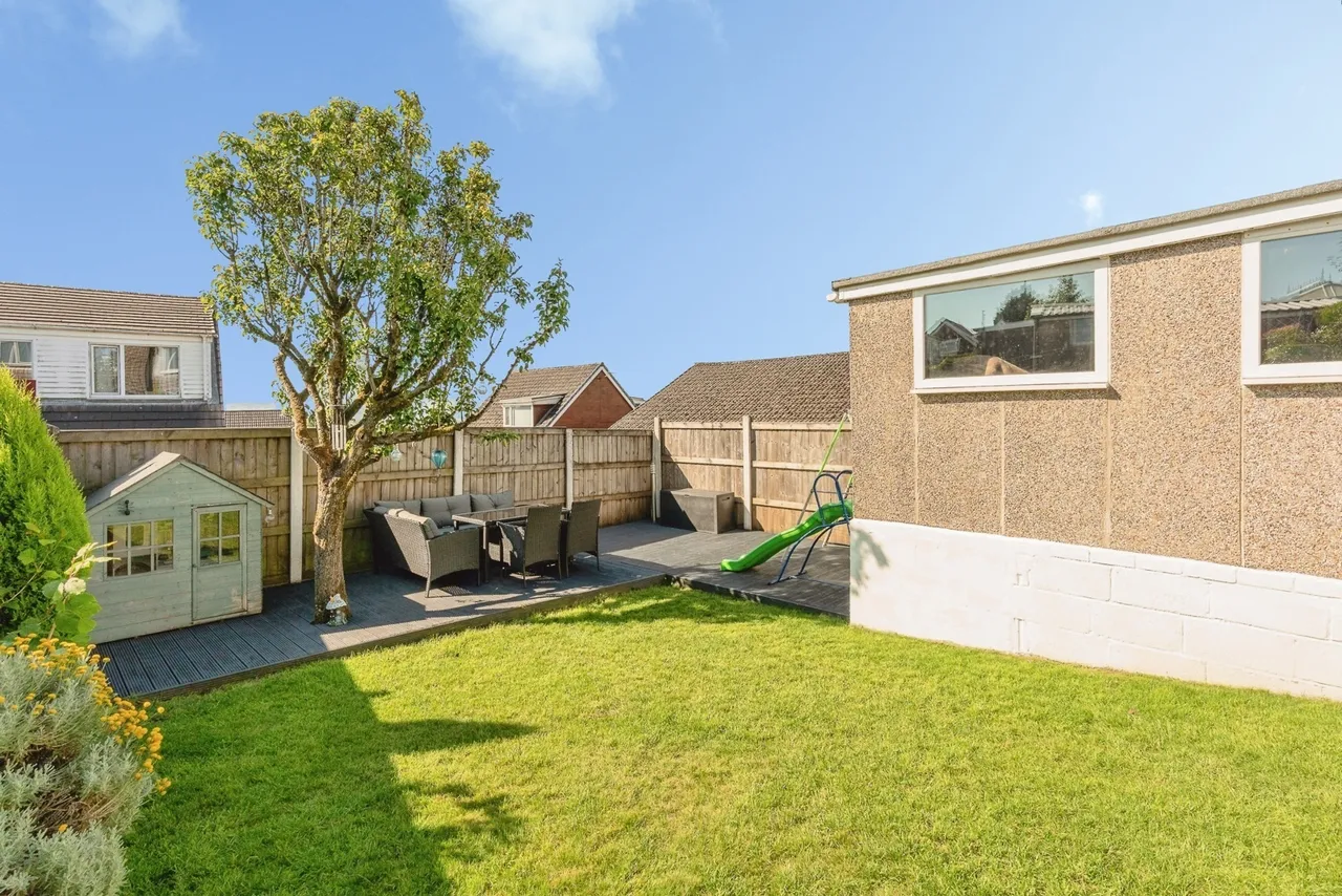 Westbury Close, Burnley, Lancashire, BB10, photo 23