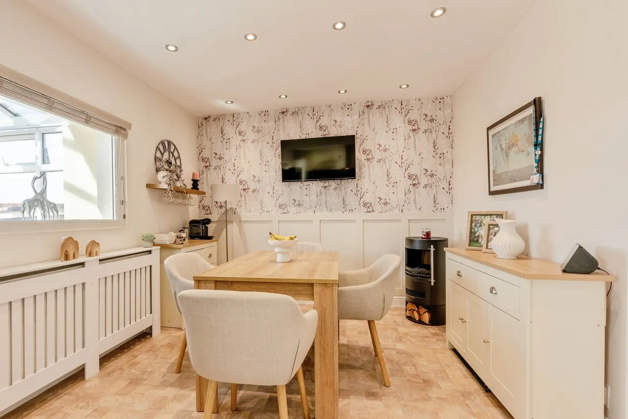 Westbury Close, Burnley, Lancashire, BB10, photo 15