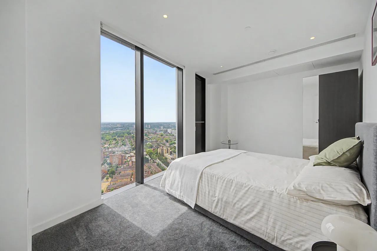 Apartment 3607, The Strata, 8 Walworth Road, London, photo 8