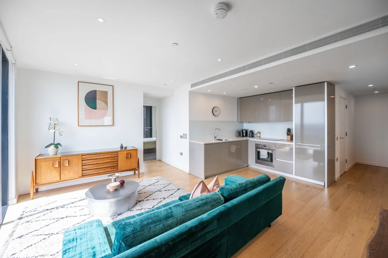 Apartment 3607, The Strata, 8 Walworth Road, London, photo 3