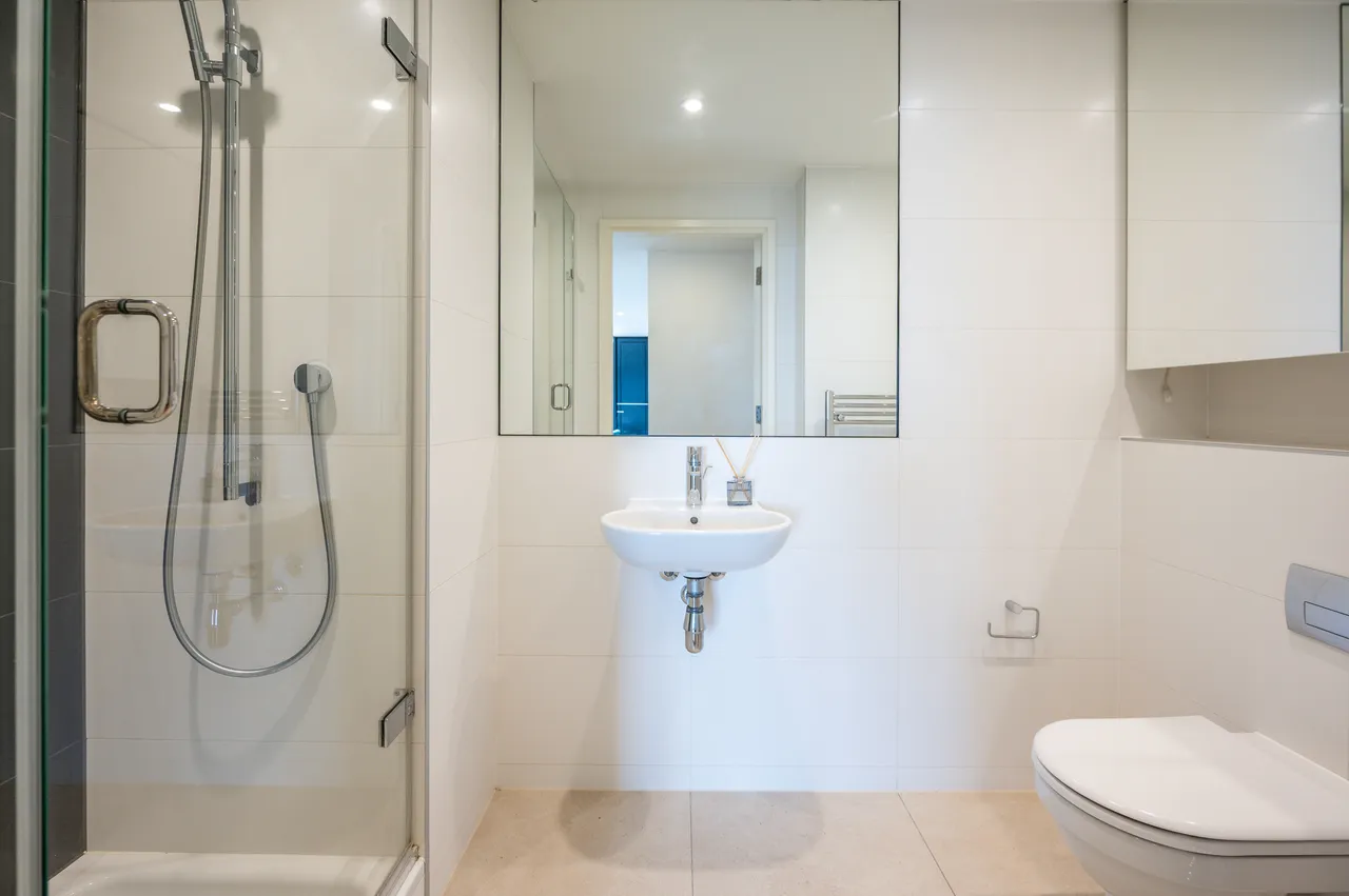 Apartment 3607, The Strata, 8 Walworth Road, London, photo 12