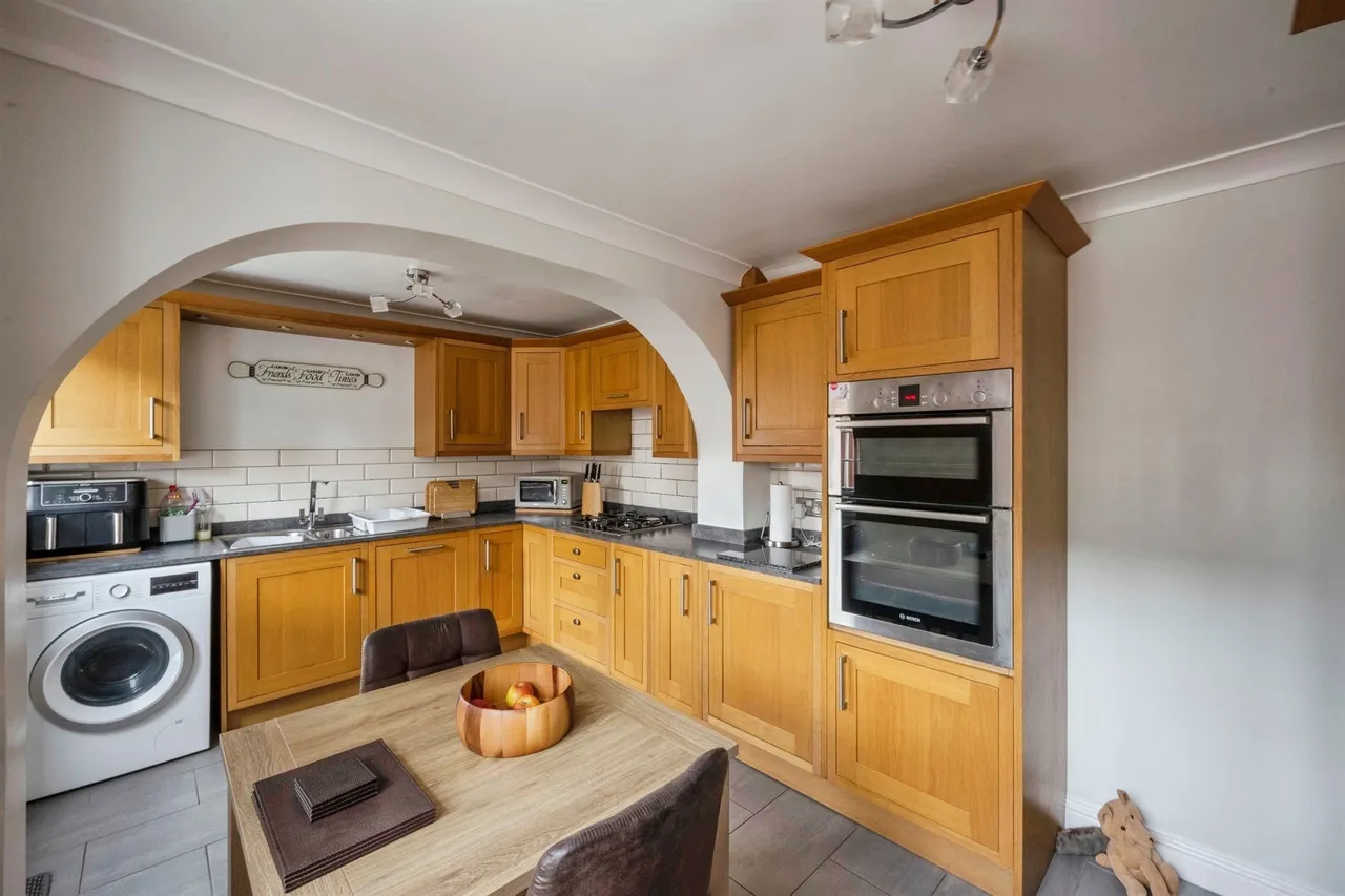 Cleveland Way, Hatfield, DN7, photo 5