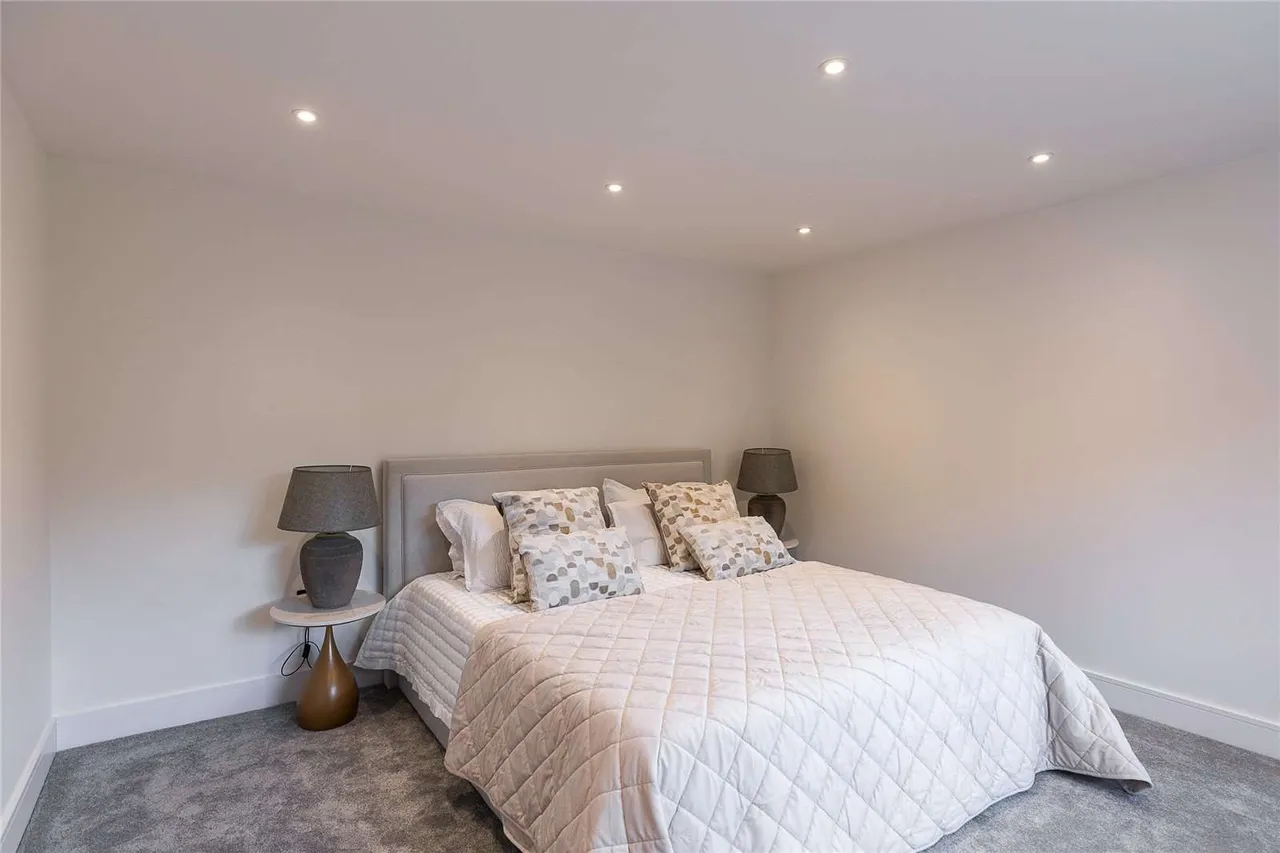 Peaslake Lane, Peaslake, Guildford, Surrey, GU5 9RJ, photo 12