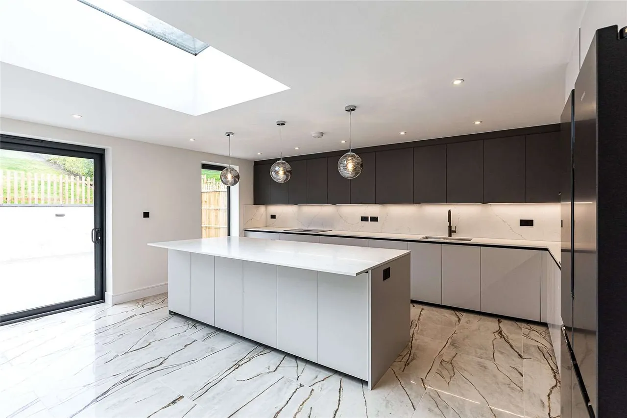 Peaslake Lane, Peaslake, Guildford, Surrey, GU5 9RJ, photo 8