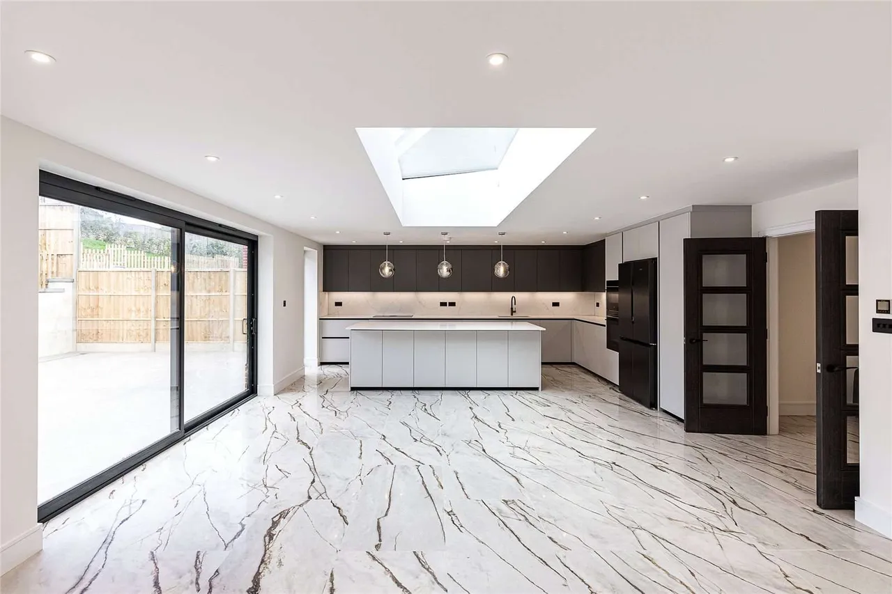 Peaslake Lane, Peaslake, Guildford, Surrey, GU5 9RJ, photo 2