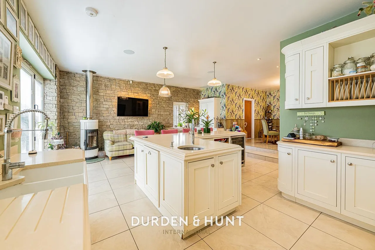 Dry Street, Langdon Hills, SS16, photo 11