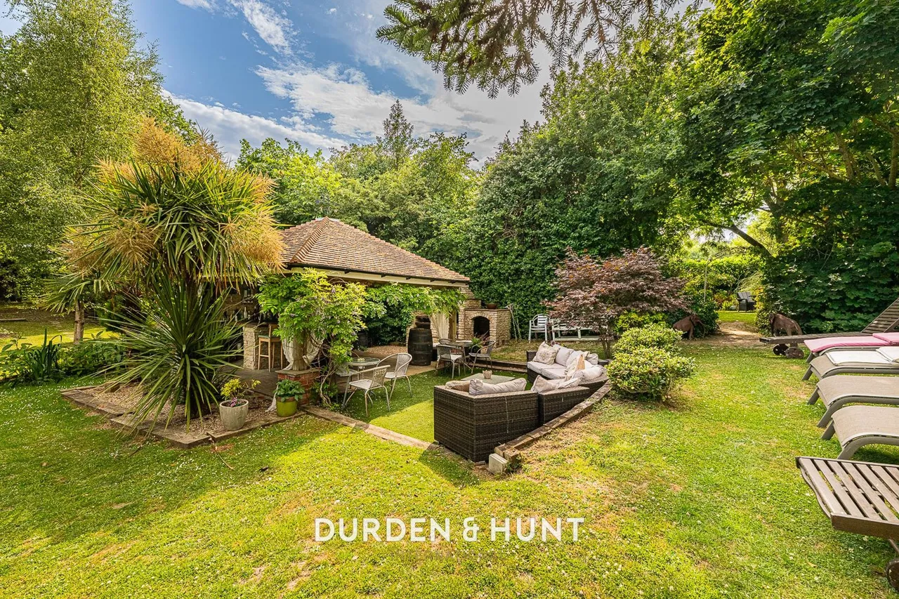 Dry Street, Langdon Hills, SS16, photo 43