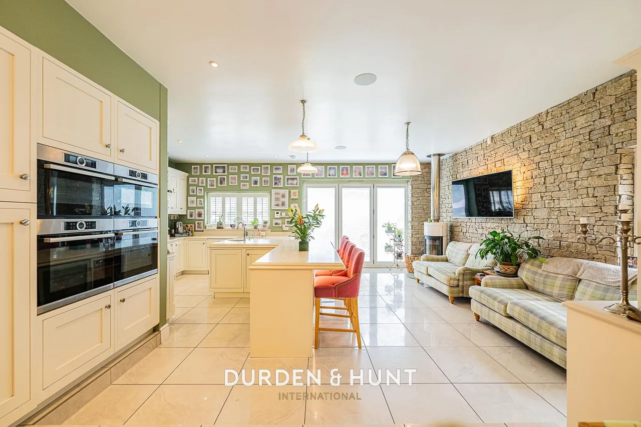 Dry Street, Langdon Hills, SS16, photo 8