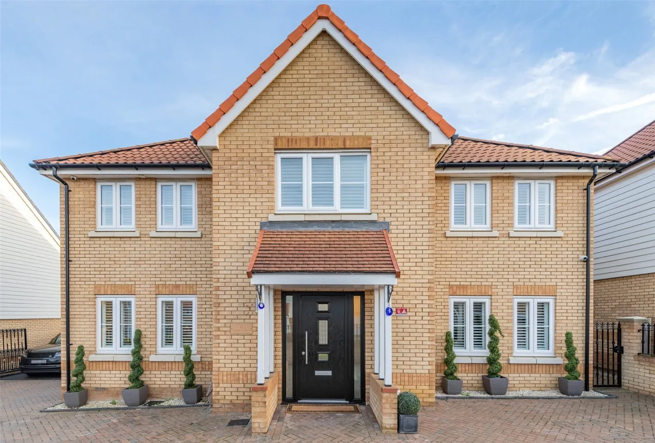 5 bed house for sale, Sparrow Drive, Chattenden, ME3