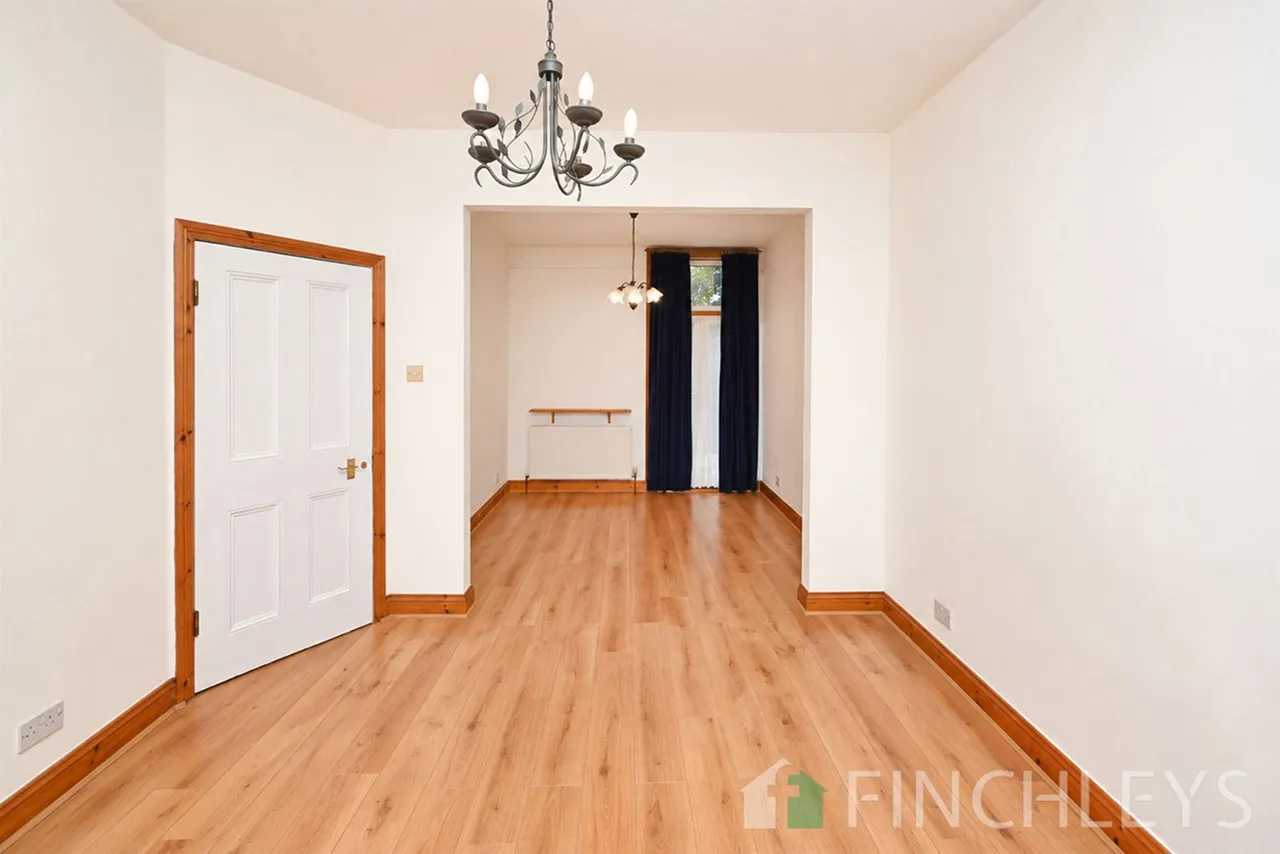 Glebe Road, London, N3, photo 15