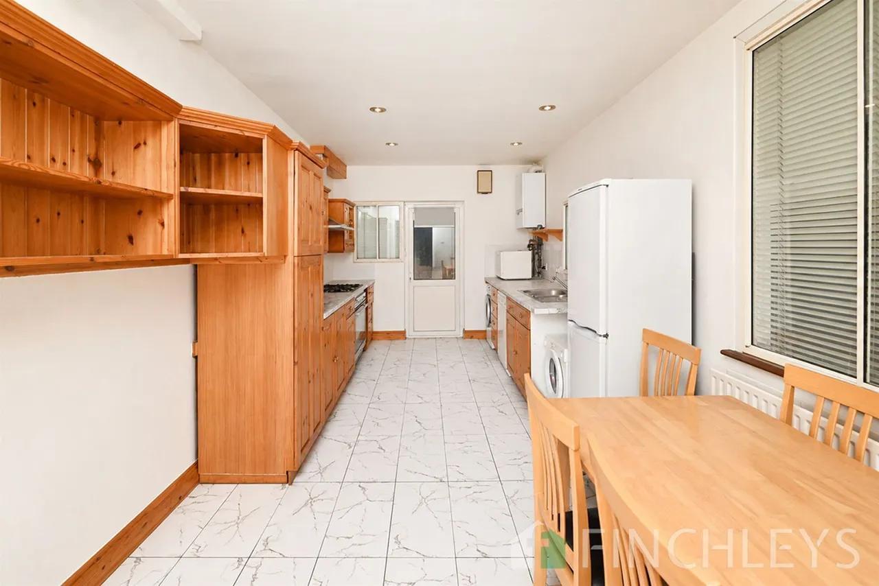 Glebe Road, London, N3, photo 10
