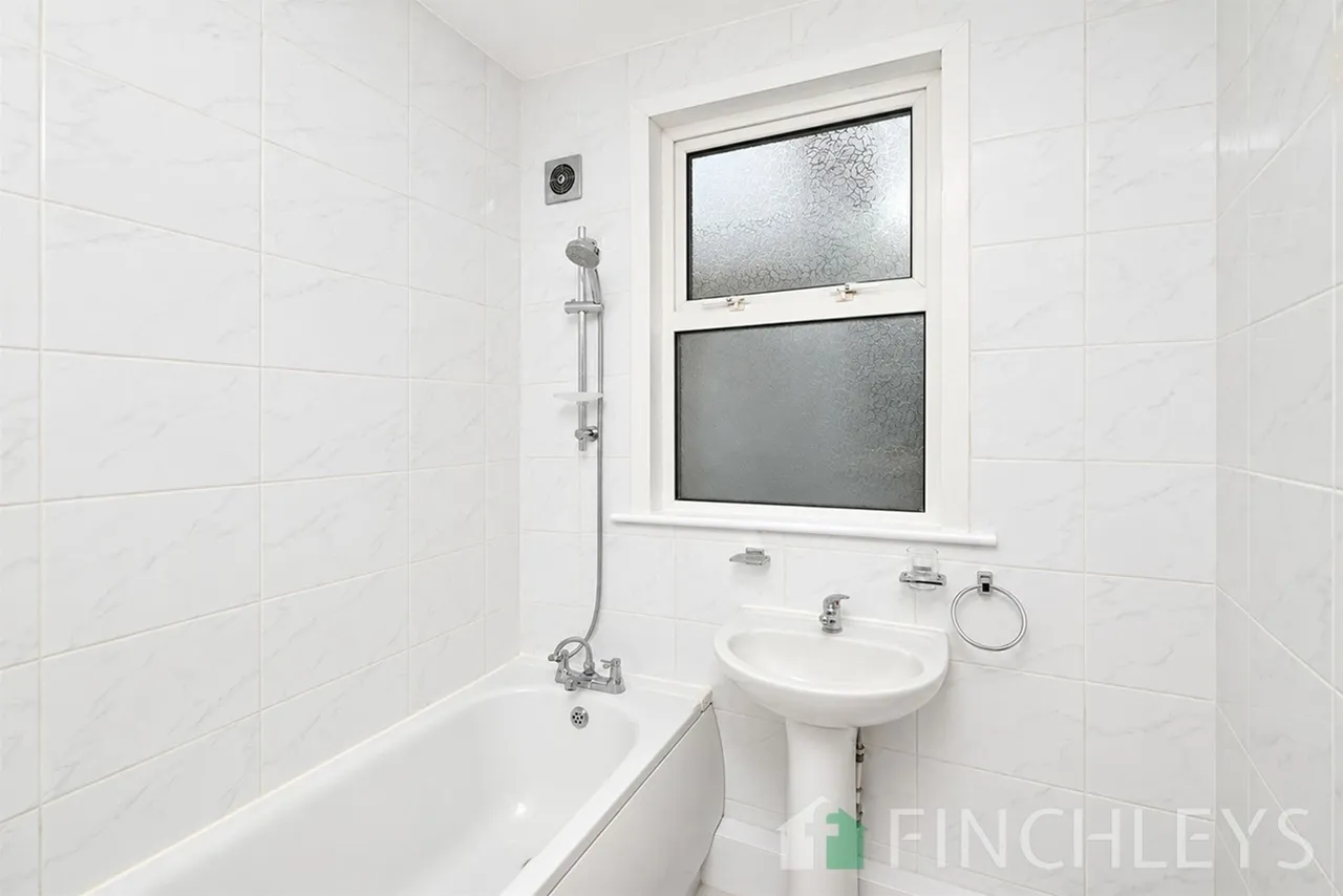 Glebe Road, London, N3, photo 6