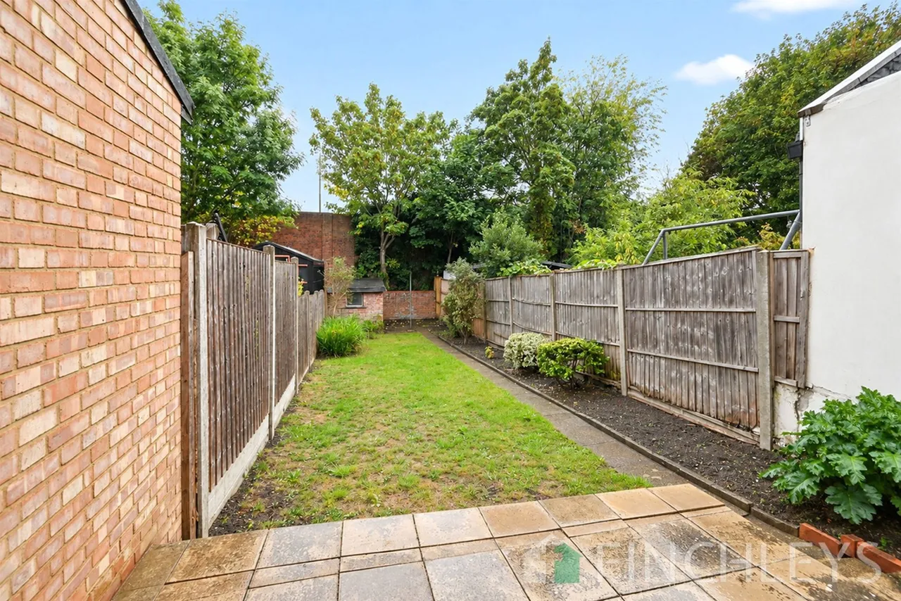 Glebe Road, London, N3, photo 9