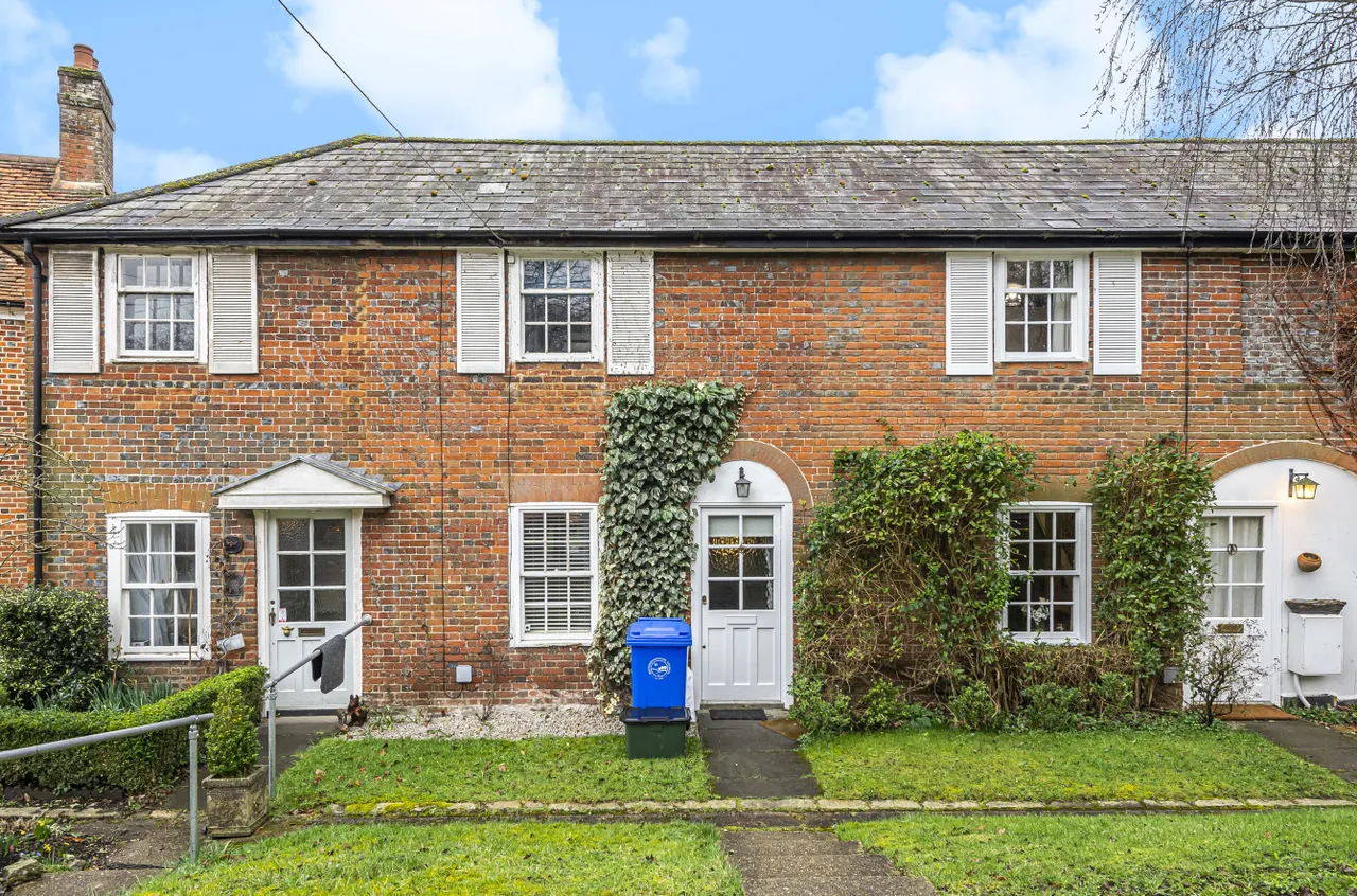 Queens Head Cottages, Whielden Gate Fees Apply, HP7, photo 11