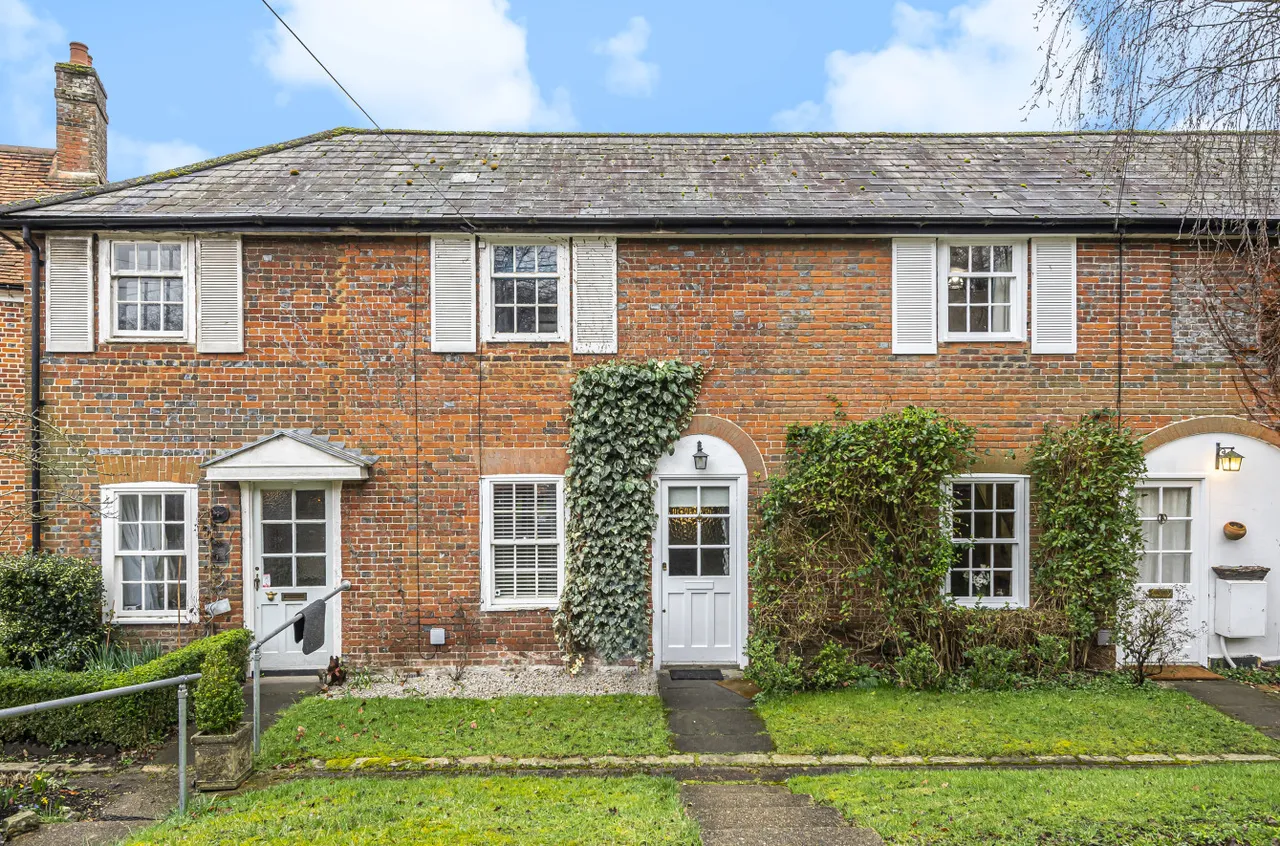 2 bed house to rent, Queens Head Cottages, Whielden Gate Fees Apply, HP7