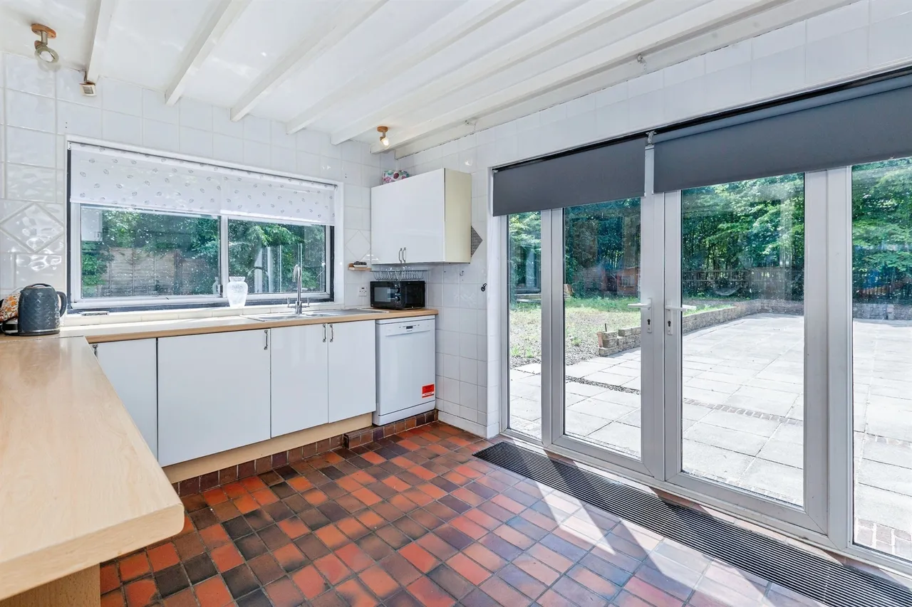 Queen Annes Road, Windsor, photo 10