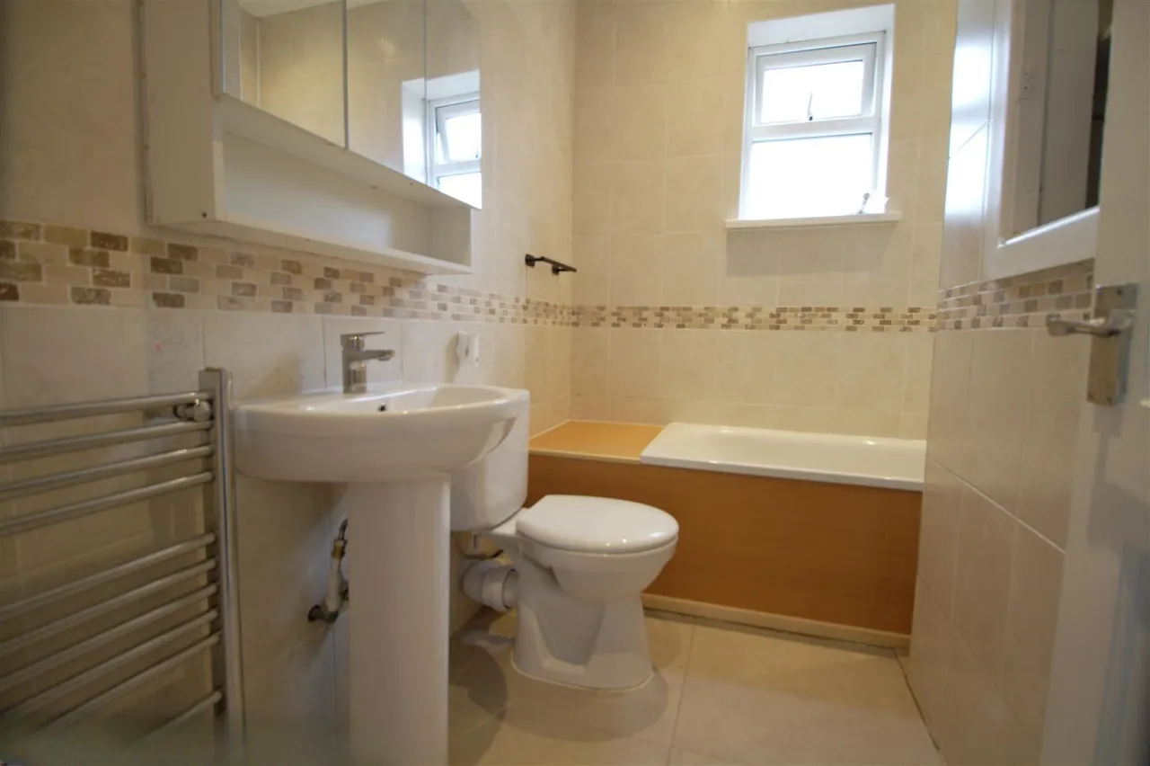 Osborne Road, Denton, photo 8