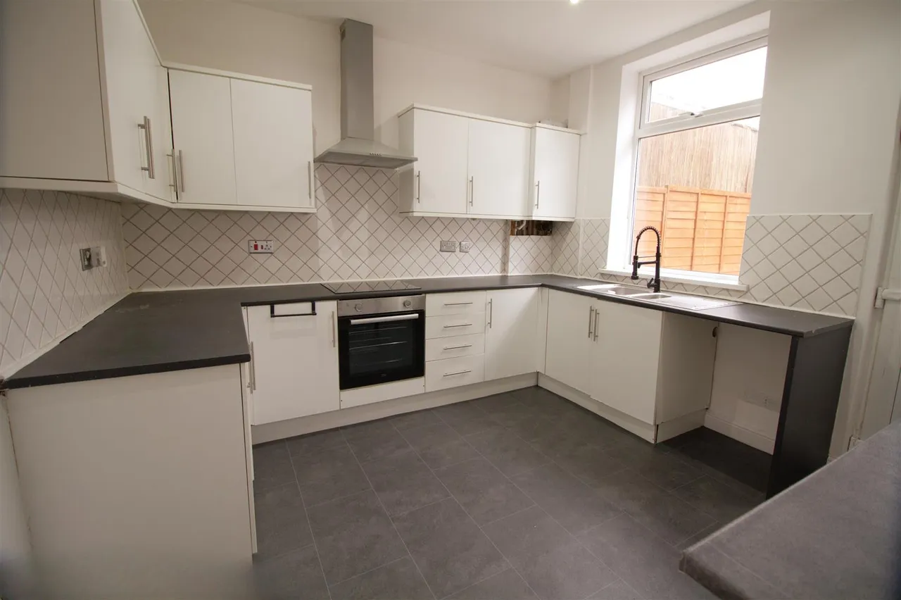 Osborne Road, Denton, photo 5