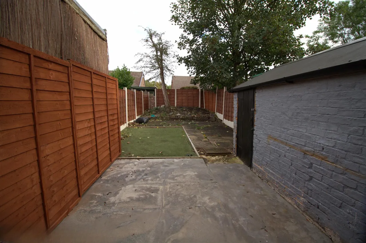 Osborne Road, Denton, photo 10
