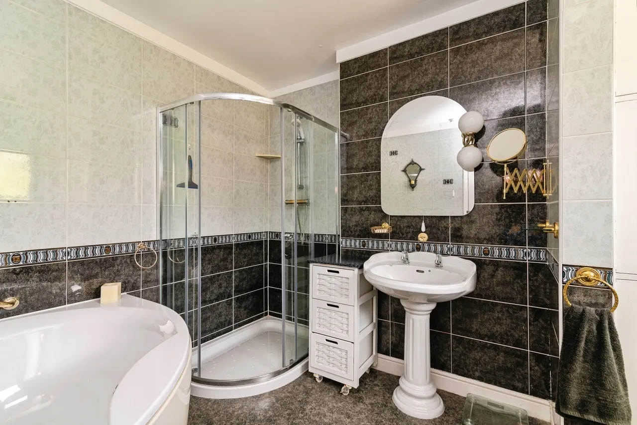 Nottingham Road, Burton Joyce, NG14, photo 26