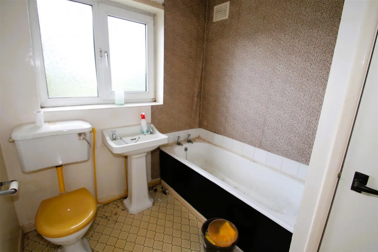 Walton Close, Rowley Regis, photo 11