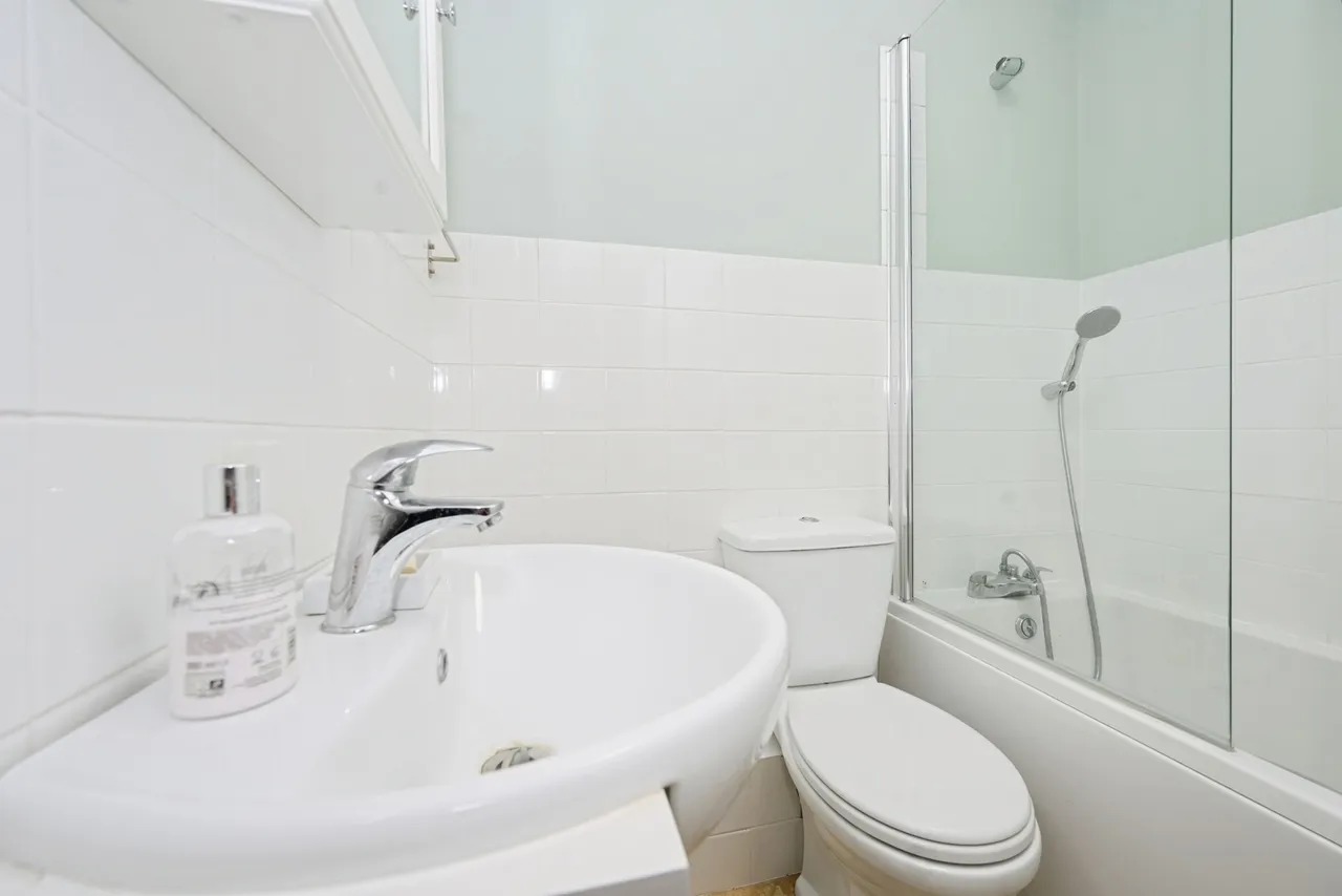 Hitchin Road, LUTON, Bedfordshire, LU2, photo 13