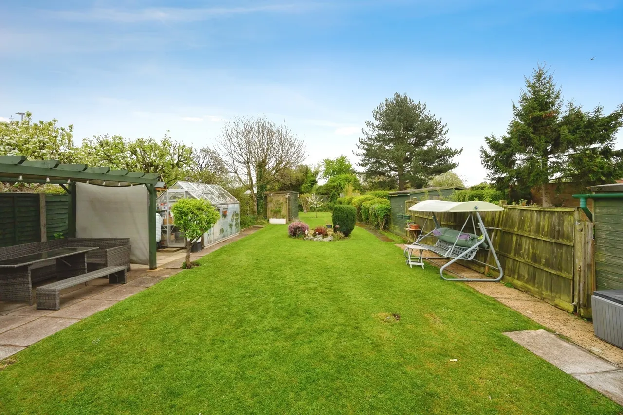 Hitchin Road, LUTON, Bedfordshire, LU2, photo 2