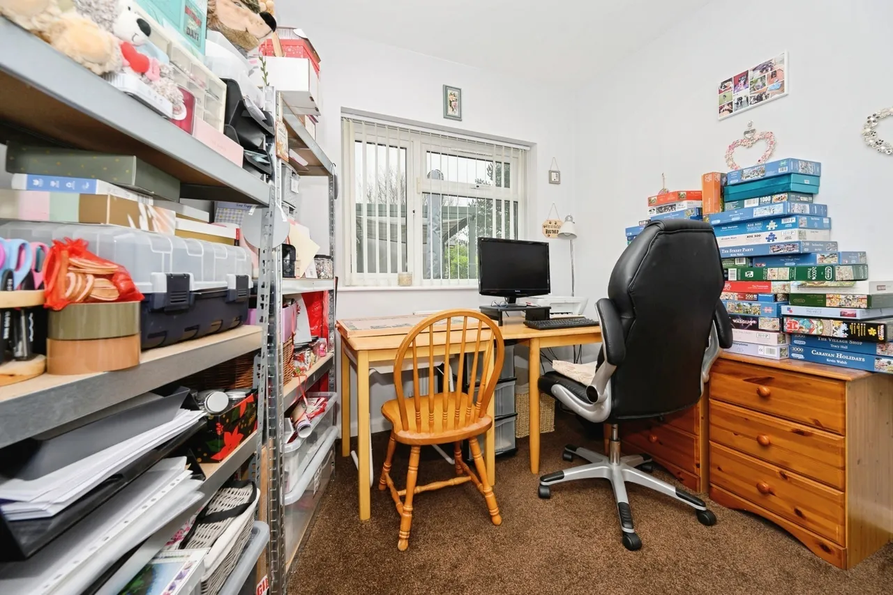 Hitchin Road, LUTON, Bedfordshire, LU2, photo 16