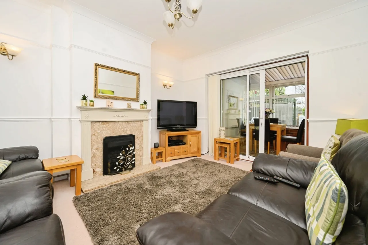 Hitchin Road, LUTON, Bedfordshire, LU2, photo 3