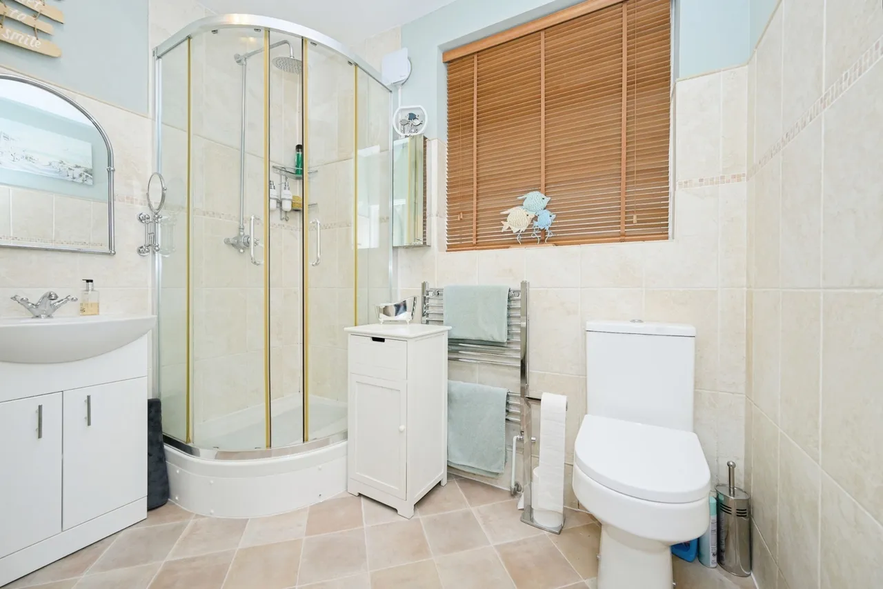 Hitchin Road, LUTON, Bedfordshire, LU2, photo 10