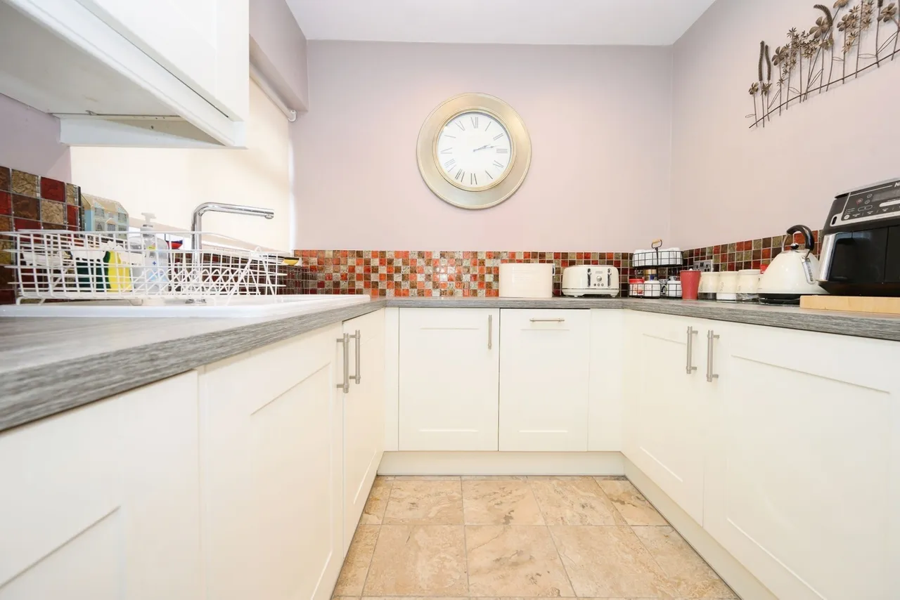 Hitchin Road, LUTON, Bedfordshire, LU2, photo 6