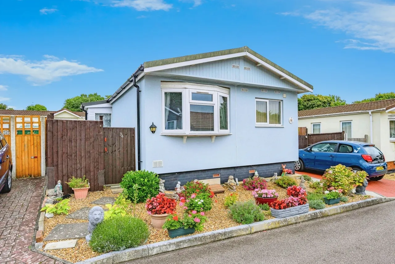Collins Wood, Residential Park, Caddington, Luton, LU1, photo 14