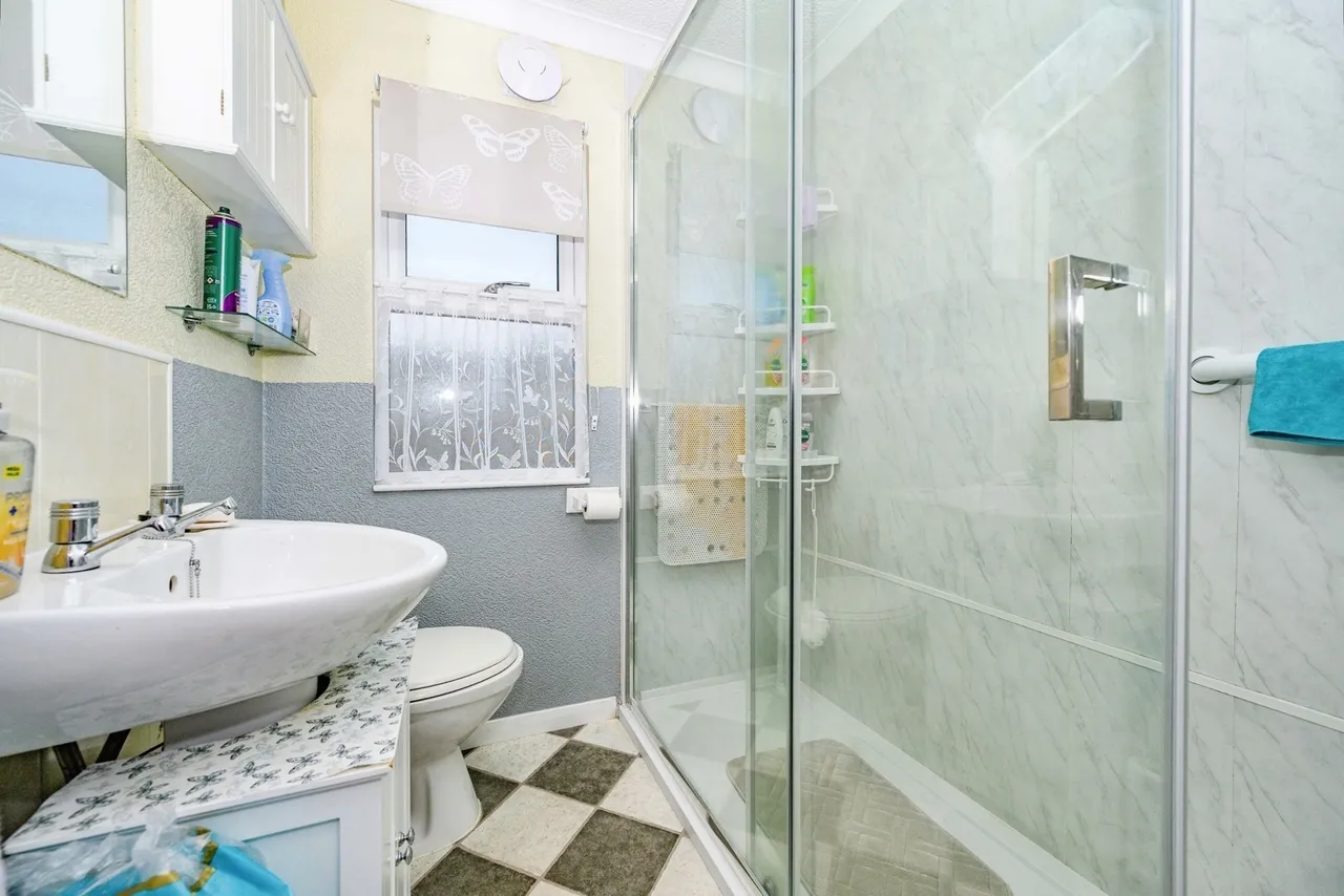 Collins Wood, Residential Park, Caddington, Luton, LU1, photo 11