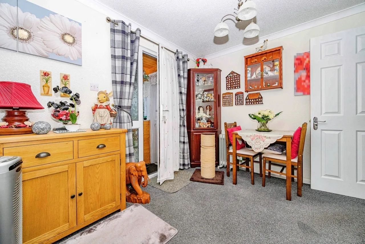 Collins Wood, Residential Park, Caddington, Luton, LU1, photo 6