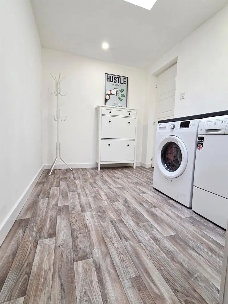 Toy Close, Rugeley, WS15 2PJ, photo 11