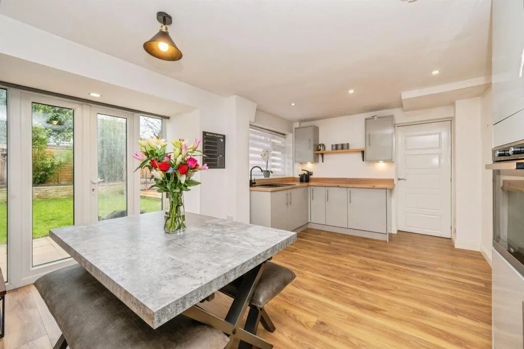 Toy Close, Rugeley, WS15 2PJ, photo 6