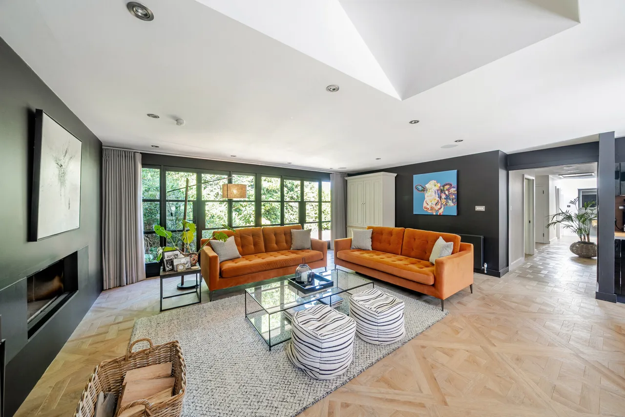 Watermill Lane, Hertford, SG14, photo 3