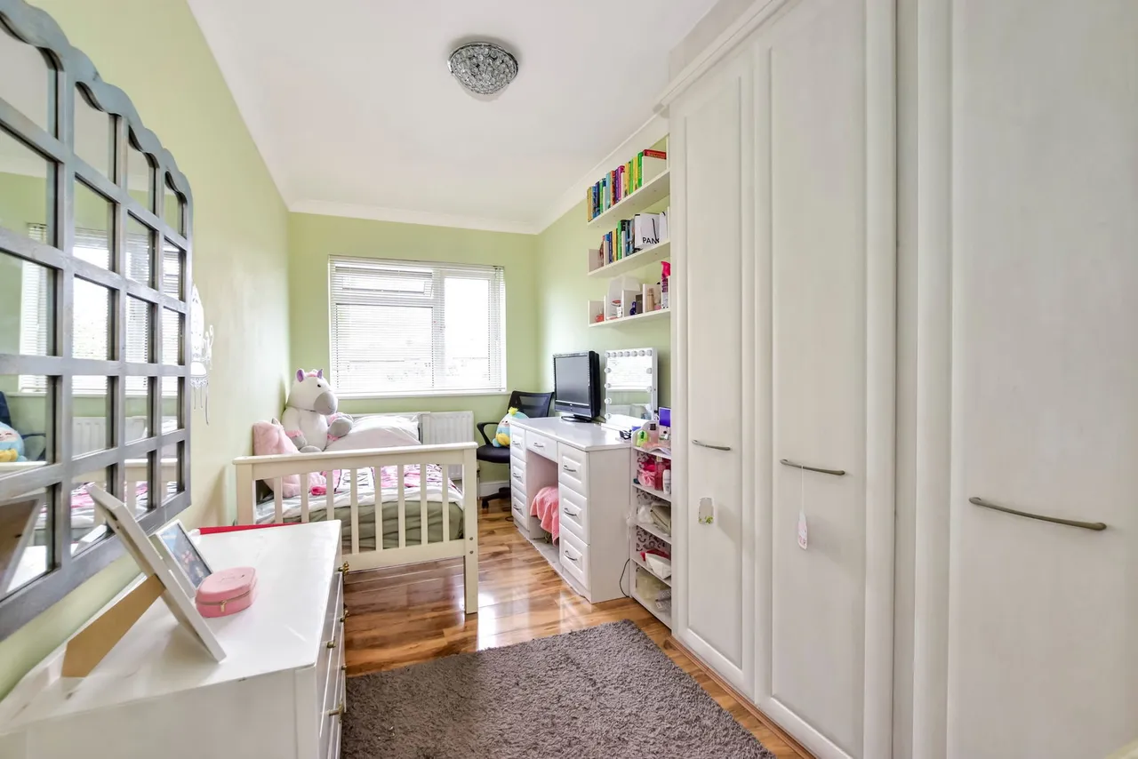 Appledore Avenue, Ruislip, HA4, photo 11