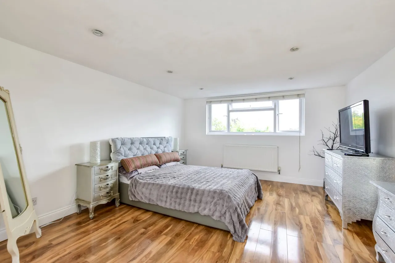 Appledore Avenue, Ruislip, HA4, photo 8