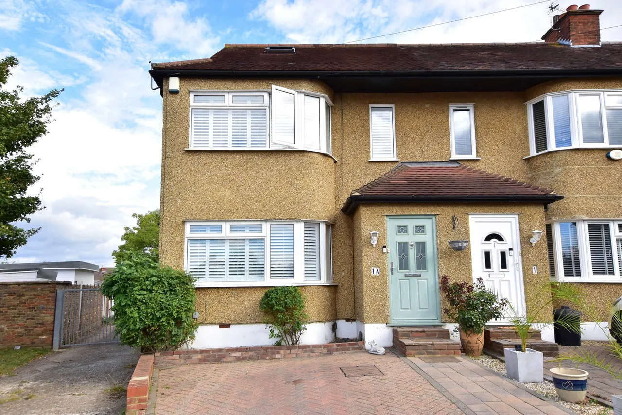 4 bed house for sale, Appledore Avenue, Ruislip, HA4