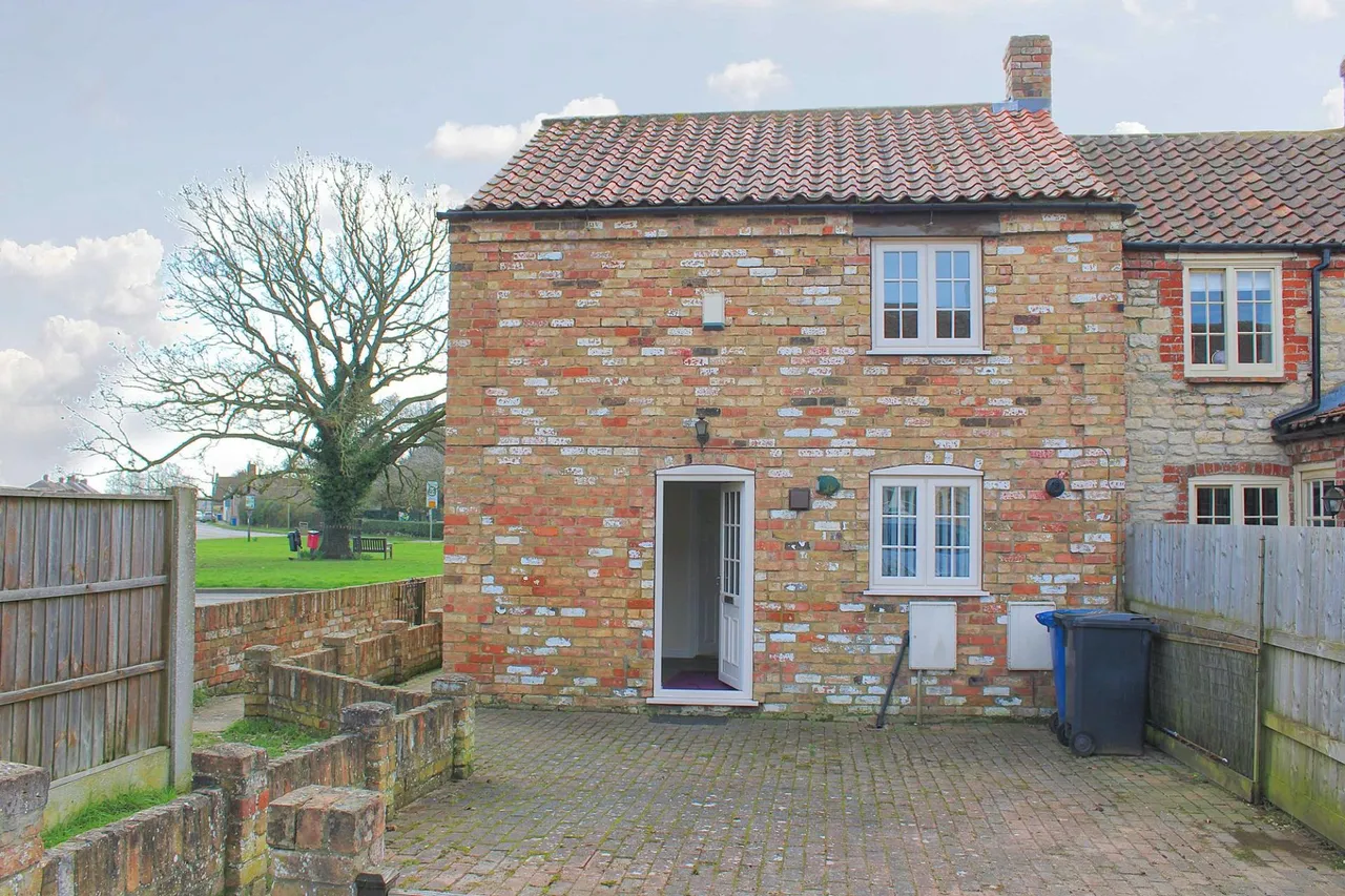 The Green, Waddingham, DN21, photo 11