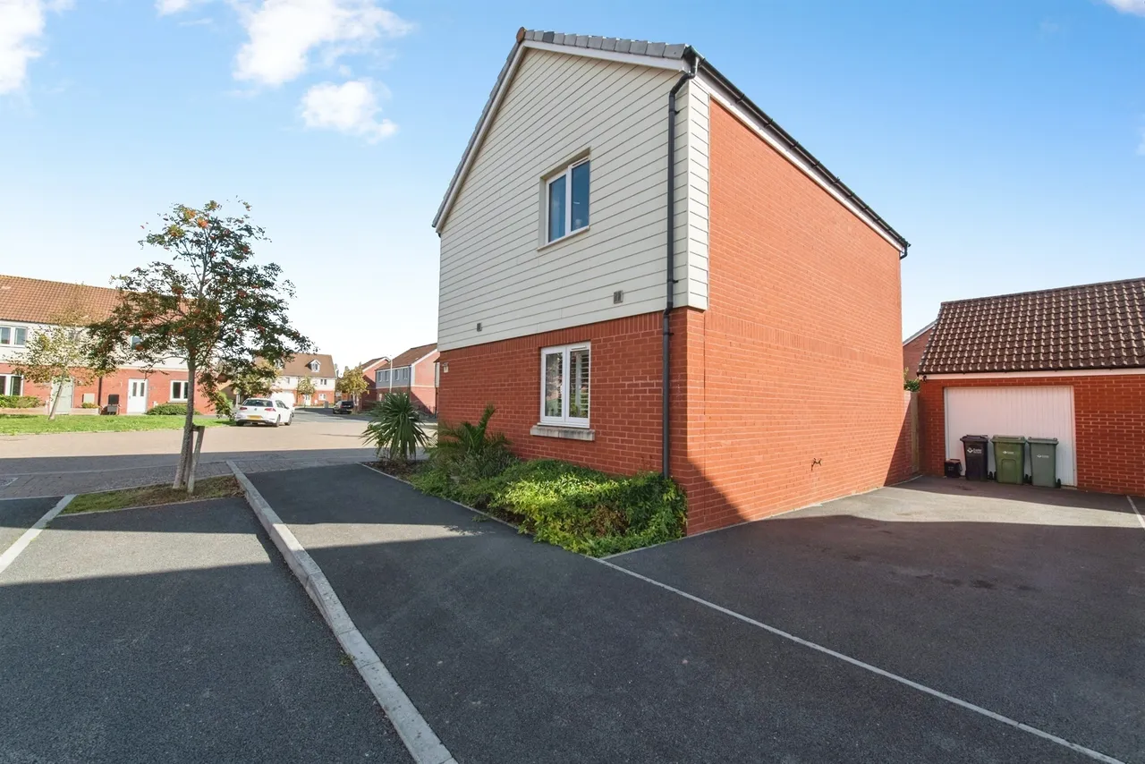 Somerville Crescent, Exeter, EX2, photo 19